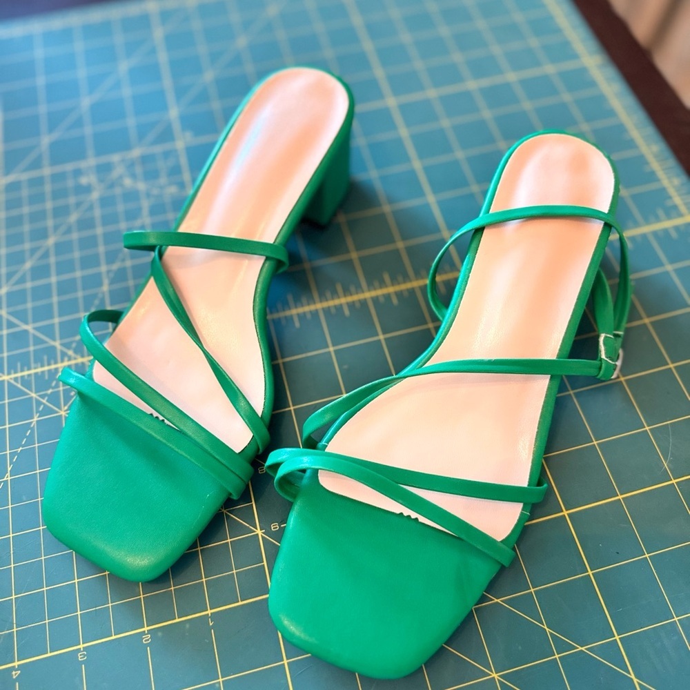 Chic Green Strappy Heels for Women​